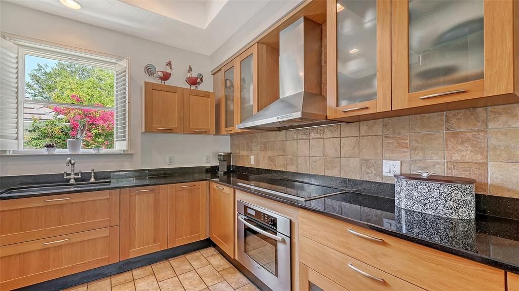 En Venta: $695,000 (2 camas, 2 baños, 1890 Pies cuadrados)