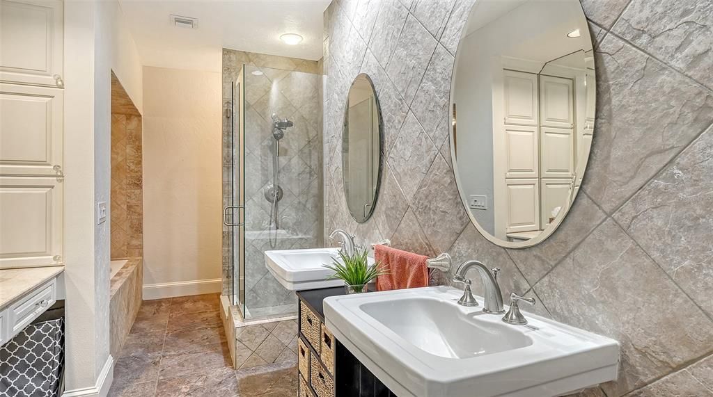 En Venta: $695,000 (2 camas, 2 baños, 1890 Pies cuadrados)