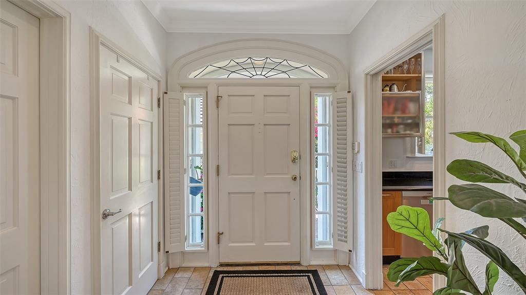 En Venta: $695,000 (2 camas, 2 baños, 1890 Pies cuadrados)