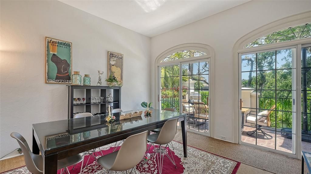 En Venta: $695,000 (2 camas, 2 baños, 1890 Pies cuadrados)