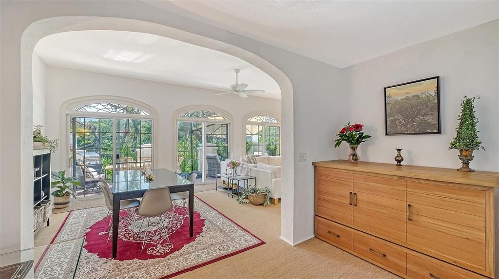 En Venta: $695,000 (2 camas, 2 baños, 1890 Pies cuadrados)