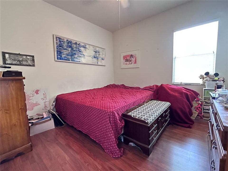 合同活跃: $647,000 (4 贝兹, 3 浴室, 2880 平方英尺)