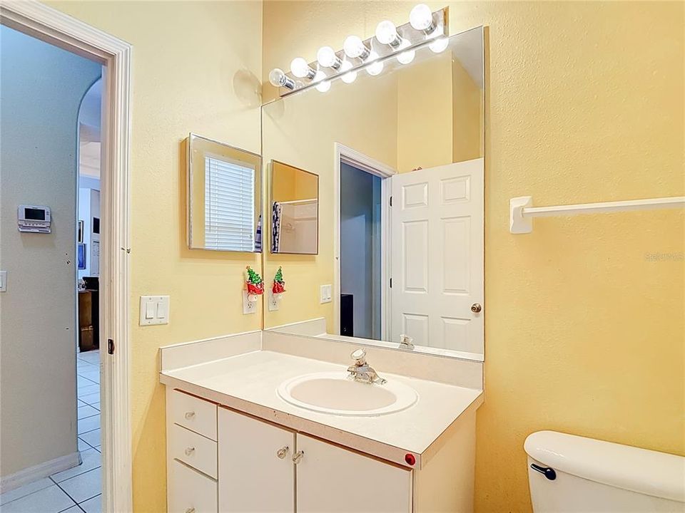 合同活跃: $647,000 (4 贝兹, 3 浴室, 2880 平方英尺)