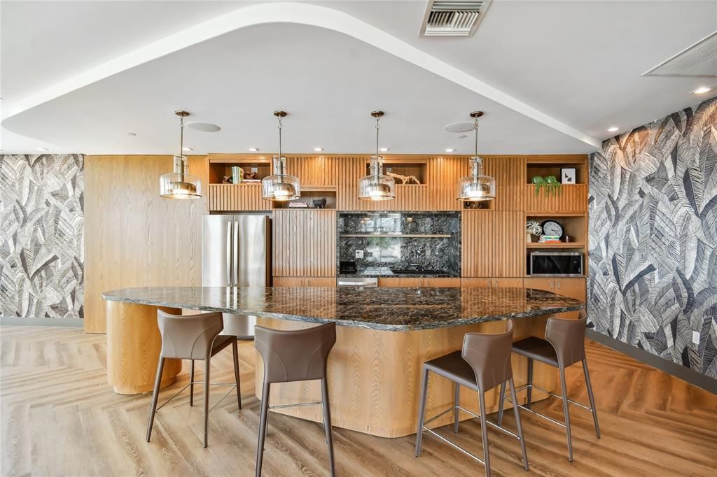 待售: $1,150,000 (2 贝兹, 2 浴室, 1704 平方英尺)