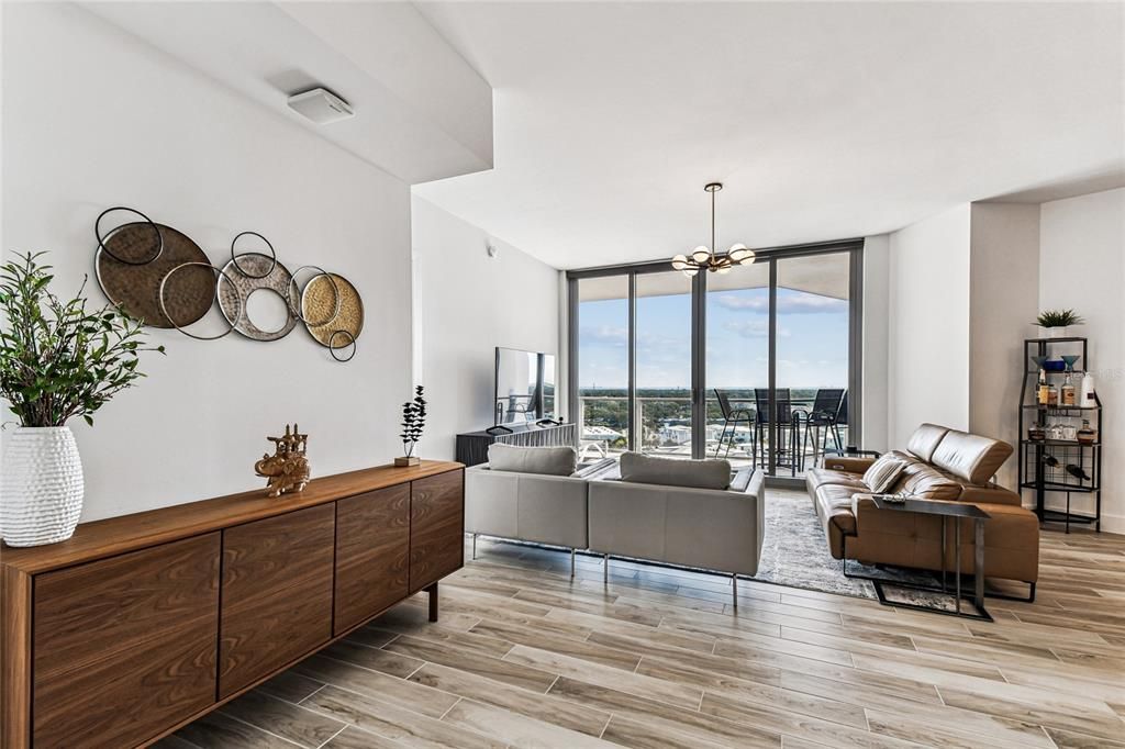 待售: $1,150,000 (2 贝兹, 2 浴室, 1704 平方英尺)