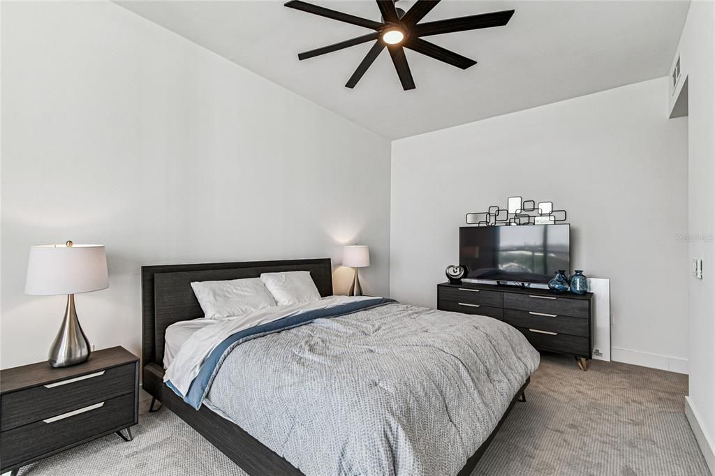 待售: $1,150,000 (2 贝兹, 2 浴室, 1704 平方英尺)