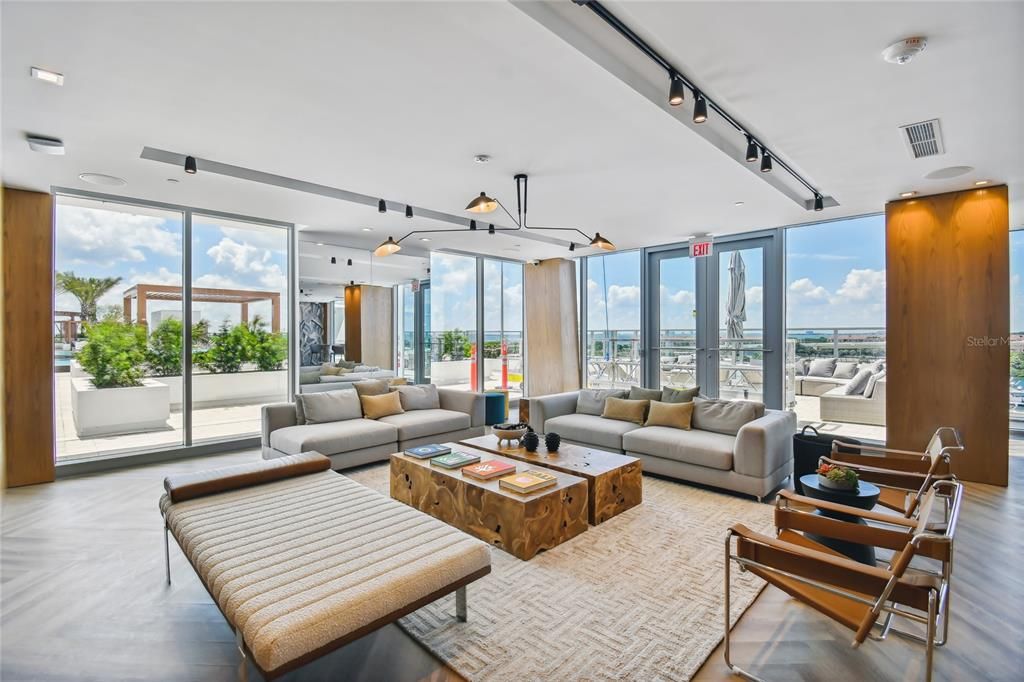 待售: $1,150,000 (2 贝兹, 2 浴室, 1704 平方英尺)