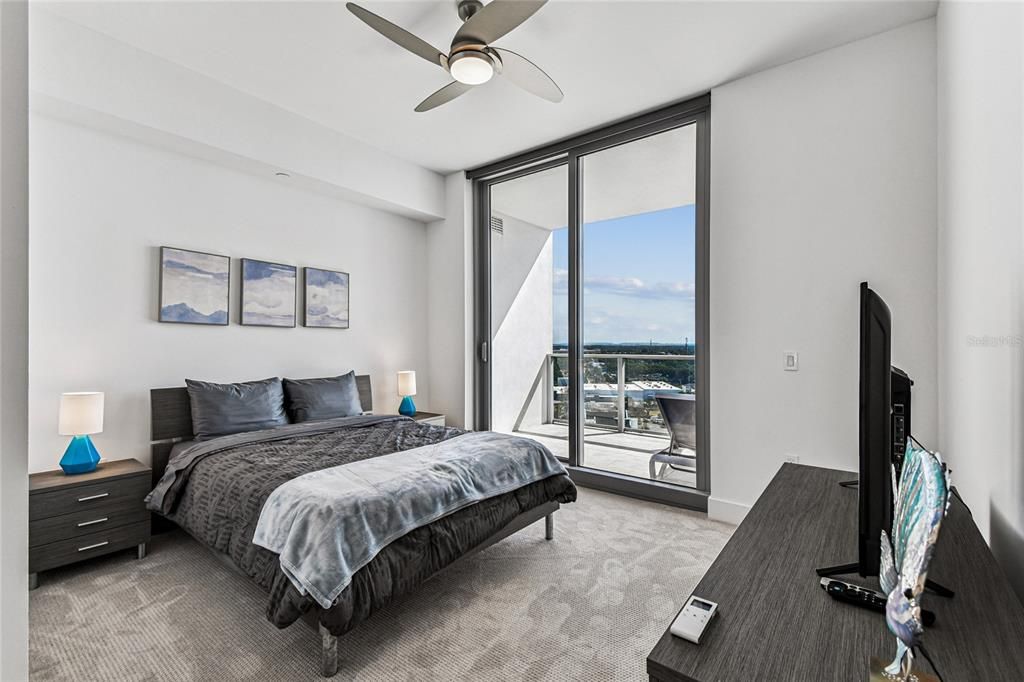 待售: $1,150,000 (2 贝兹, 2 浴室, 1704 平方英尺)