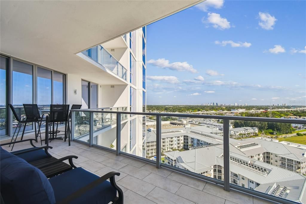 待售: $1,150,000 (2 贝兹, 2 浴室, 1704 平方英尺)