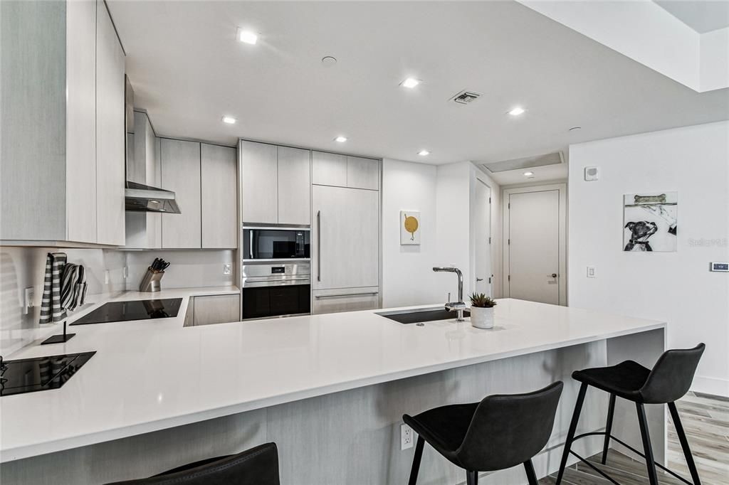 待售: $1,150,000 (2 贝兹, 2 浴室, 1704 平方英尺)