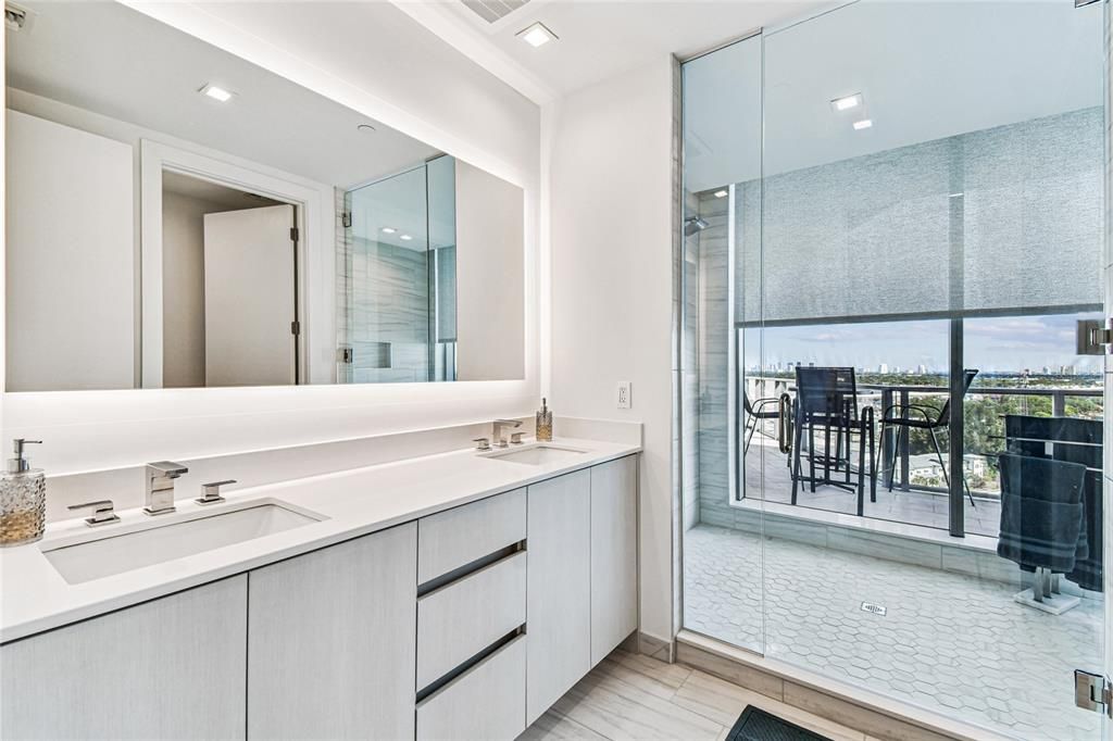 待售: $1,150,000 (2 贝兹, 2 浴室, 1704 平方英尺)