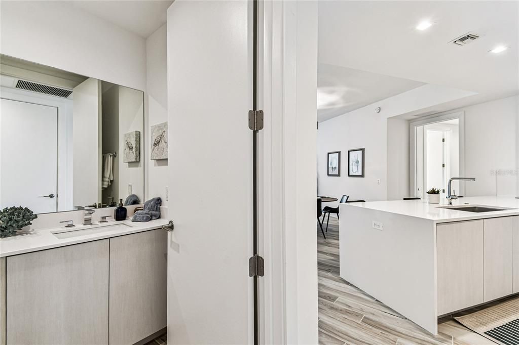 待售: $1,150,000 (2 贝兹, 2 浴室, 1704 平方英尺)