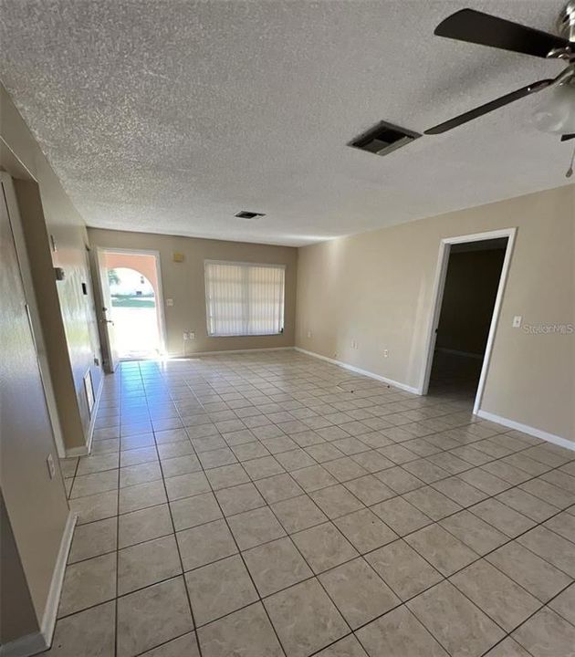 出租: $1,300 (2 贝兹, 2 浴室, 1066 平方英尺)