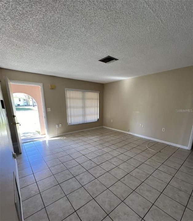 出租: $1,300 (2 贝兹, 2 浴室, 1066 平方英尺)