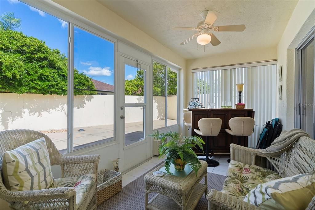 В аренду: $3,000 (2 спален, 2 ванн, 1214 Квадратных фут)