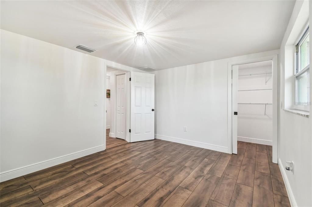 For Sale: $360,000 (3 beds, 2 baths, 1561 Square Feet)