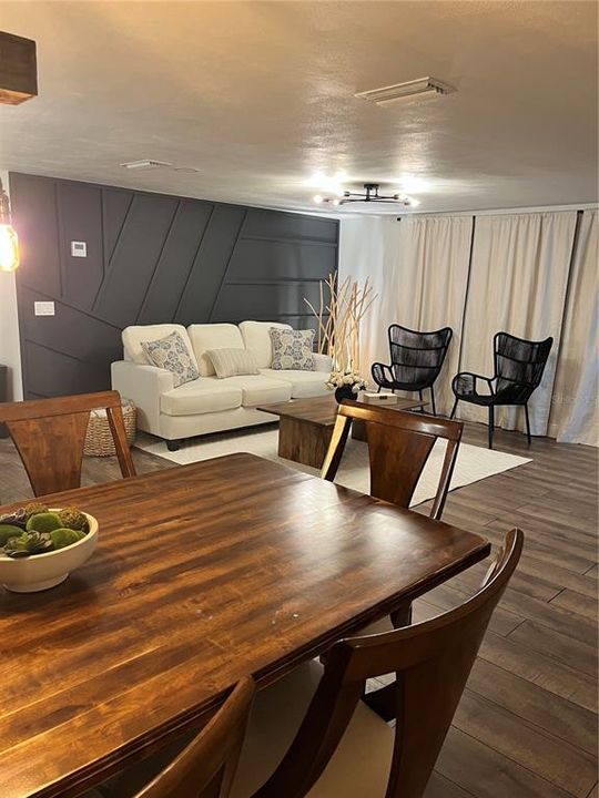 For Sale: $360,000 (3 beds, 2 baths, 1561 Square Feet)