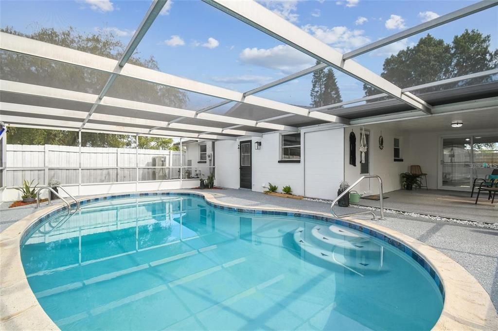 For Sale: $360,000 (3 beds, 2 baths, 1561 Square Feet)