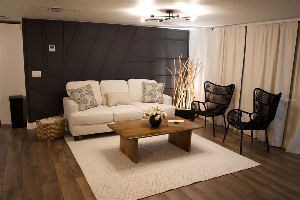 For Sale: $360,000 (3 beds, 2 baths, 1561 Square Feet)