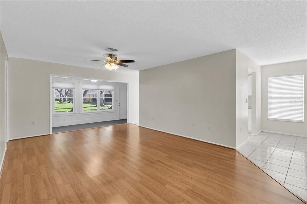 For Sale: $219,500 (2 beds, 2 baths, 1174 Square Feet)