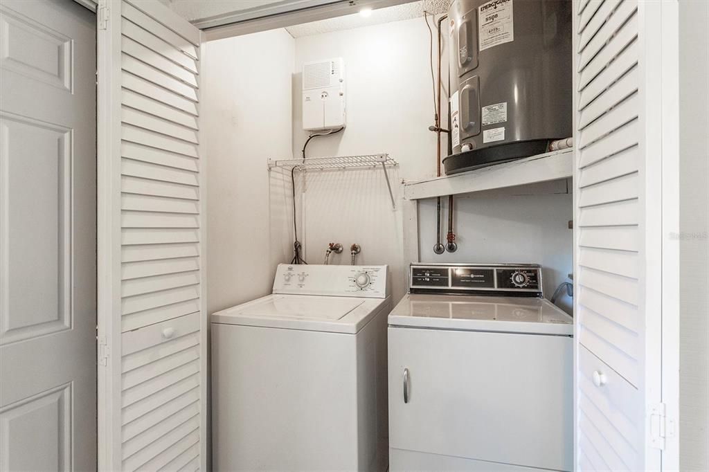 For Sale: $219,500 (2 beds, 2 baths, 1174 Square Feet)