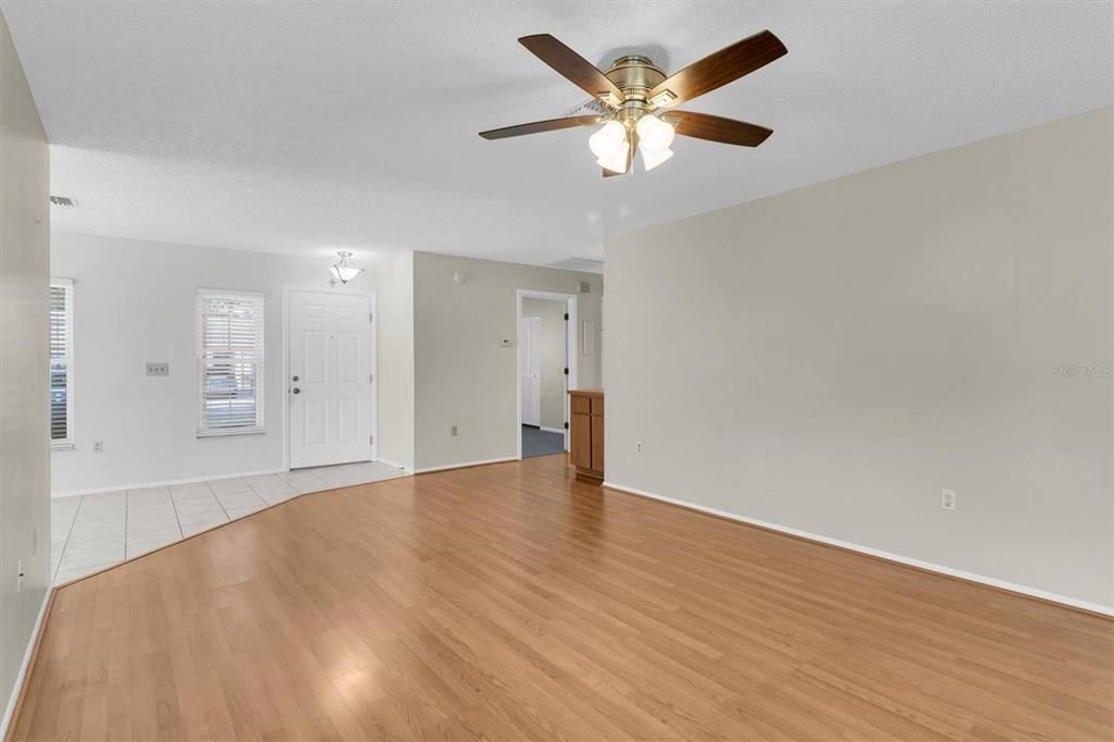 For Sale: $219,500 (2 beds, 2 baths, 1174 Square Feet)