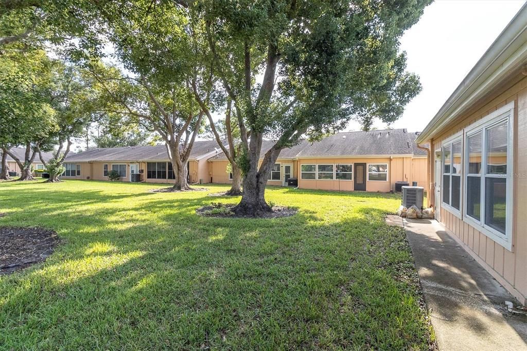 For Sale: $219,500 (2 beds, 2 baths, 1174 Square Feet)