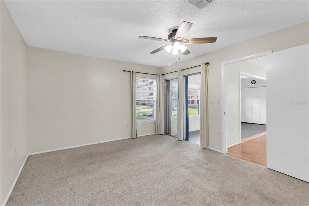 For Sale: $219,500 (2 beds, 2 baths, 1174 Square Feet)