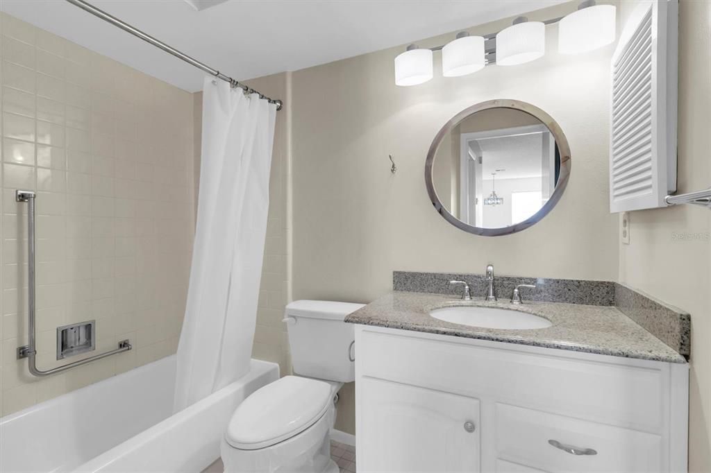 For Sale: $219,500 (2 beds, 2 baths, 1174 Square Feet)