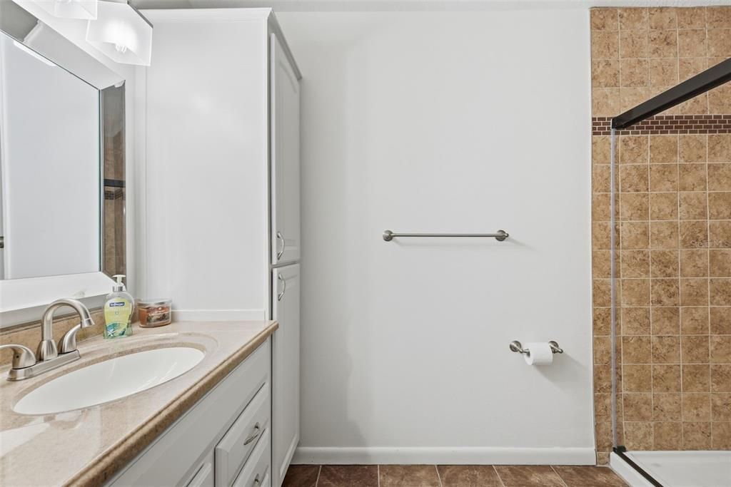 Active With Contract: $205,000 (2 beds, 2 baths, 919 Square Feet)