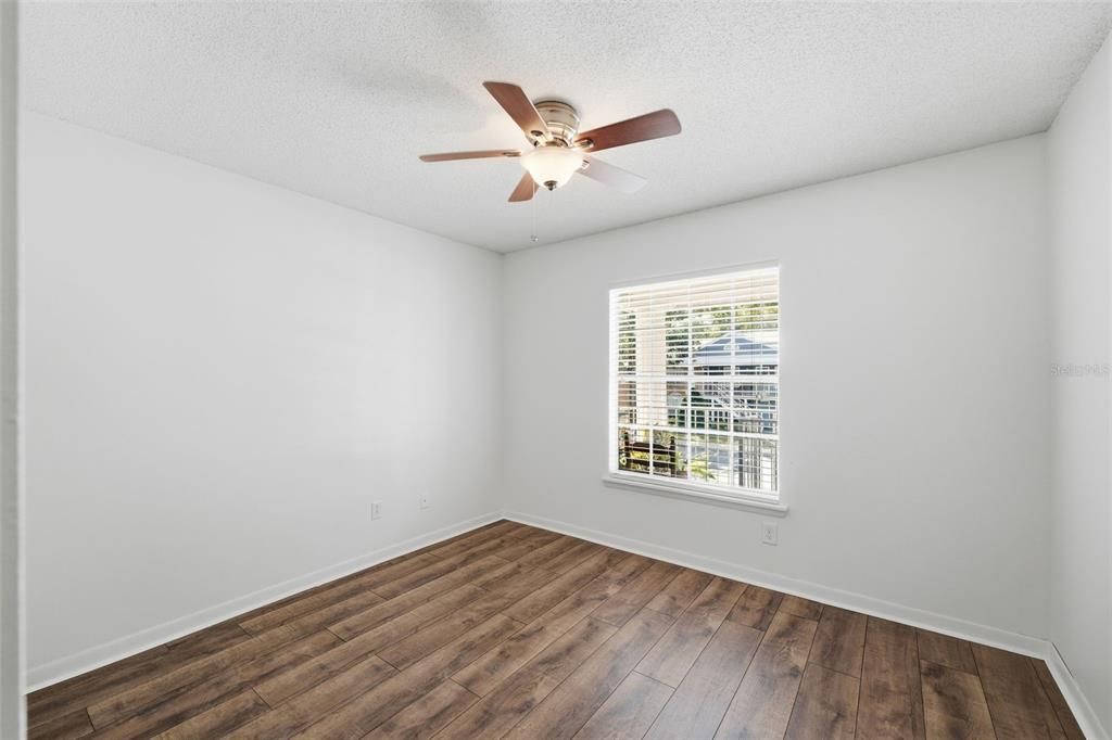 Active With Contract: $205,000 (2 beds, 2 baths, 919 Square Feet)