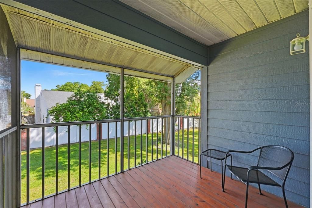 Active With Contract: $205,000 (2 beds, 2 baths, 919 Square Feet)