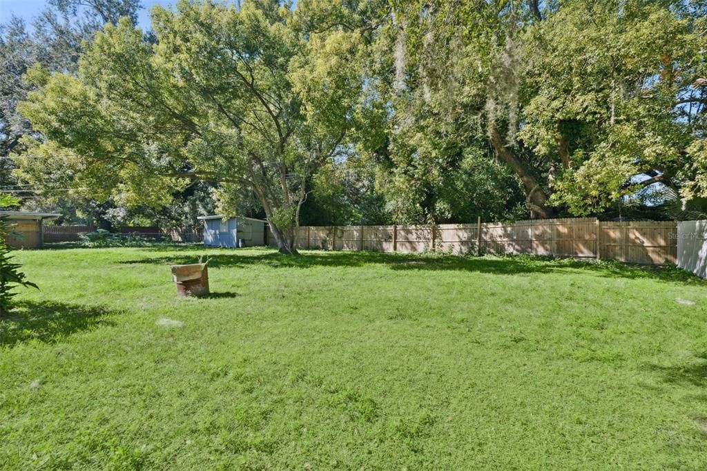 Activo con contrato: $365,000 (5 camas, 3 baños, 1921 Pies cuadrados)