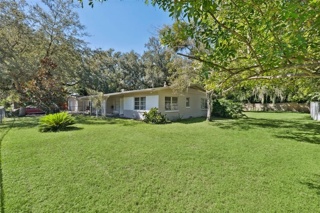 Activo con contrato: $365,000 (5 camas, 3 baños, 1921 Pies cuadrados)