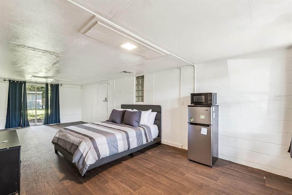 Activo con contrato: $365,000 (5 camas, 3 baños, 1921 Pies cuadrados)