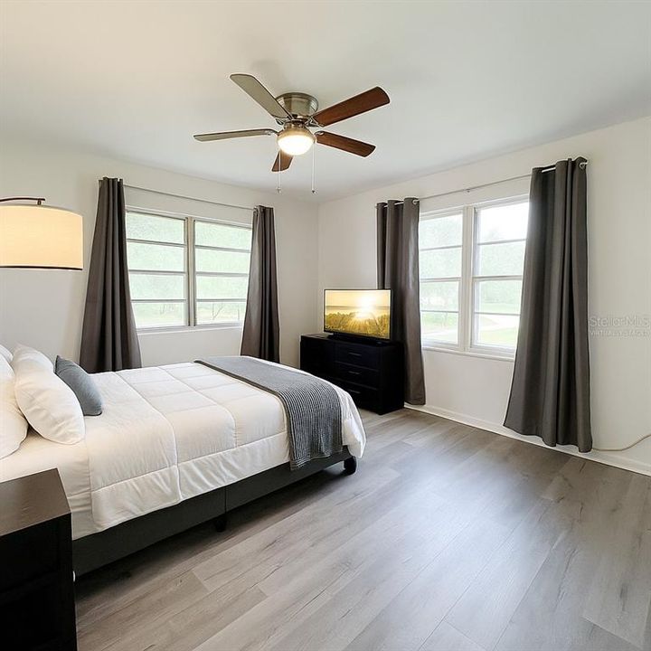 Activo con contrato: $365,000 (5 camas, 3 baños, 1921 Pies cuadrados)