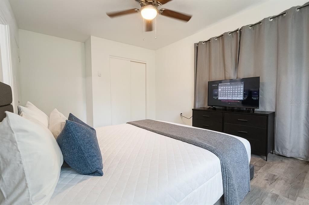 Activo con contrato: $365,000 (5 camas, 3 baños, 1921 Pies cuadrados)