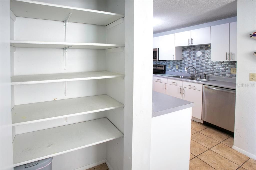 For Sale: $349,900 (3 beds, 2 baths, 1404 Square Feet)