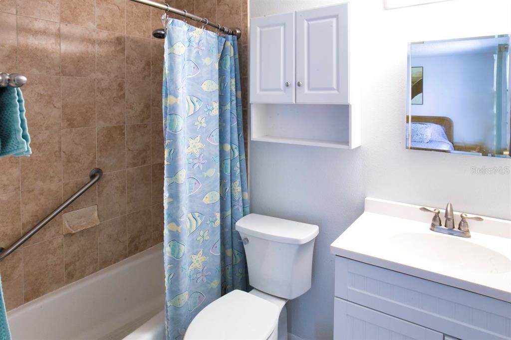 For Sale: $349,900 (3 beds, 2 baths, 1404 Square Feet)