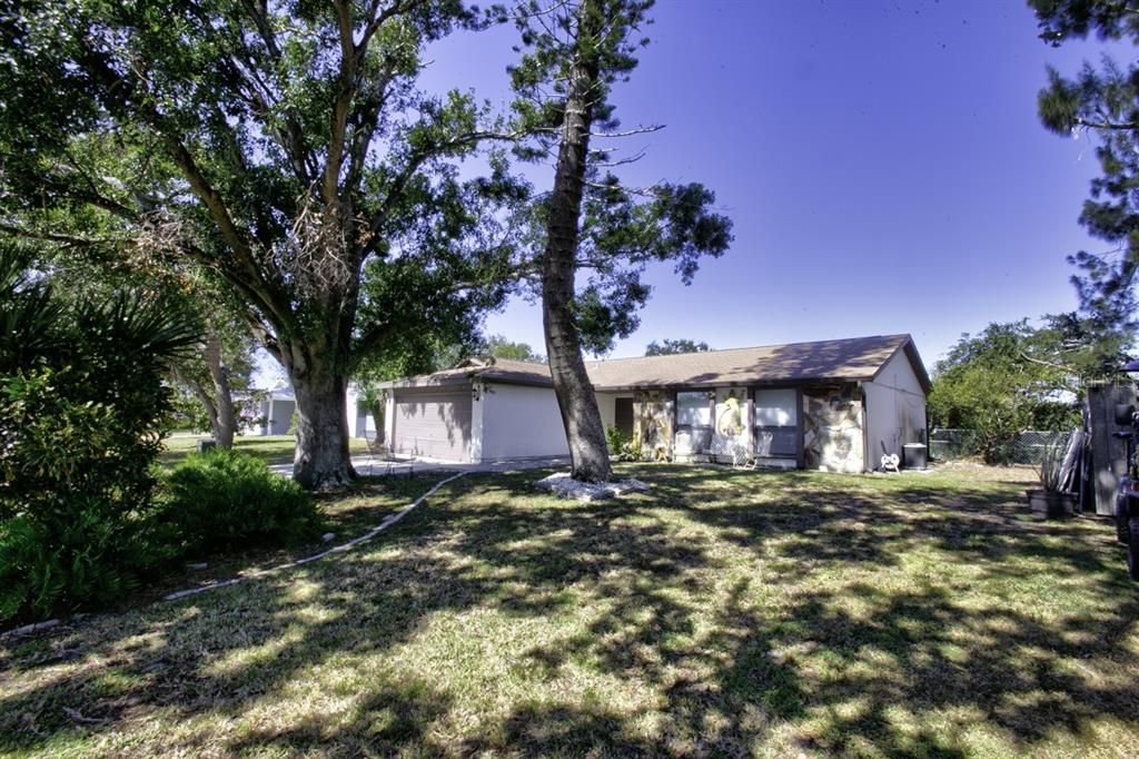 For Sale: $349,900 (3 beds, 2 baths, 1404 Square Feet)