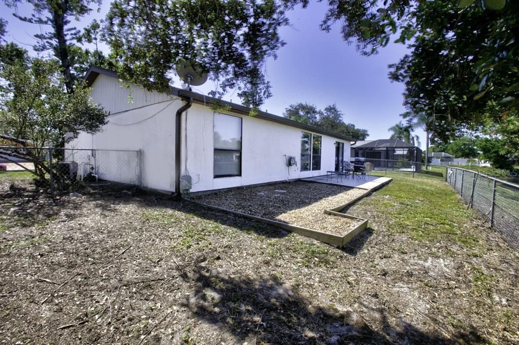 For Sale: $349,900 (3 beds, 2 baths, 1404 Square Feet)