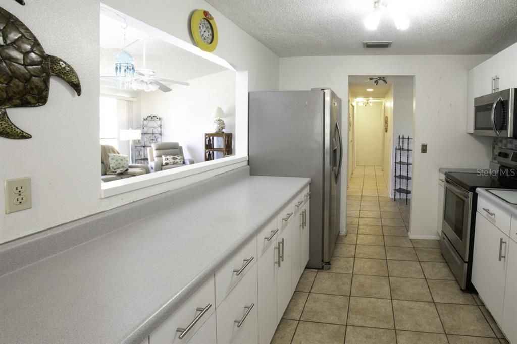 For Sale: $349,900 (3 beds, 2 baths, 1404 Square Feet)