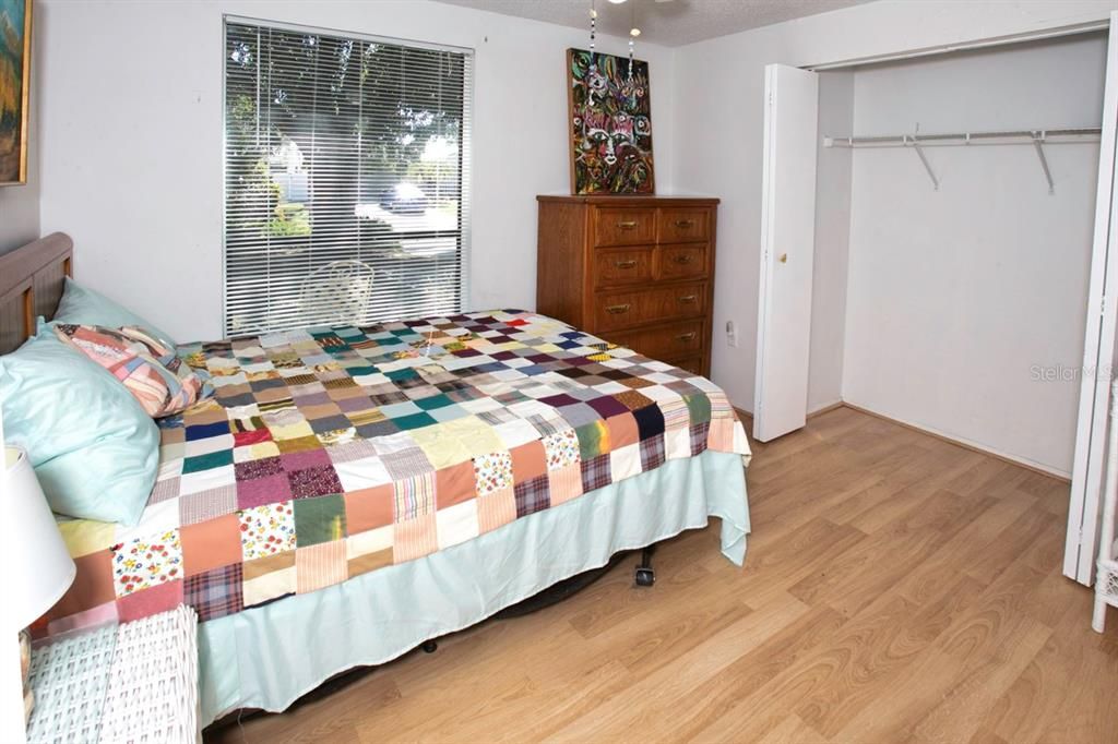 For Sale: $349,900 (3 beds, 2 baths, 1404 Square Feet)