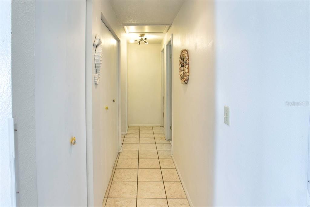 For Sale: $349,900 (3 beds, 2 baths, 1404 Square Feet)