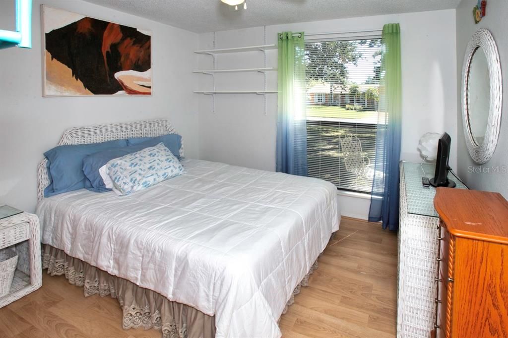 For Sale: $349,900 (3 beds, 2 baths, 1404 Square Feet)