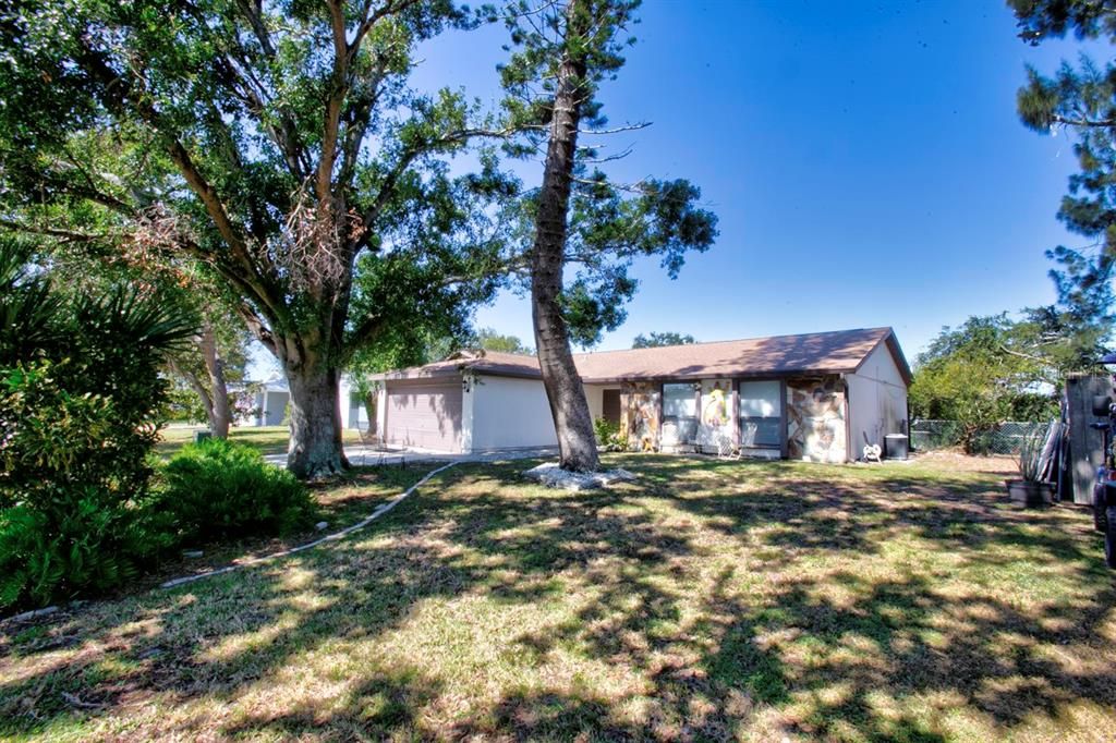 For Sale: $349,900 (3 beds, 2 baths, 1404 Square Feet)