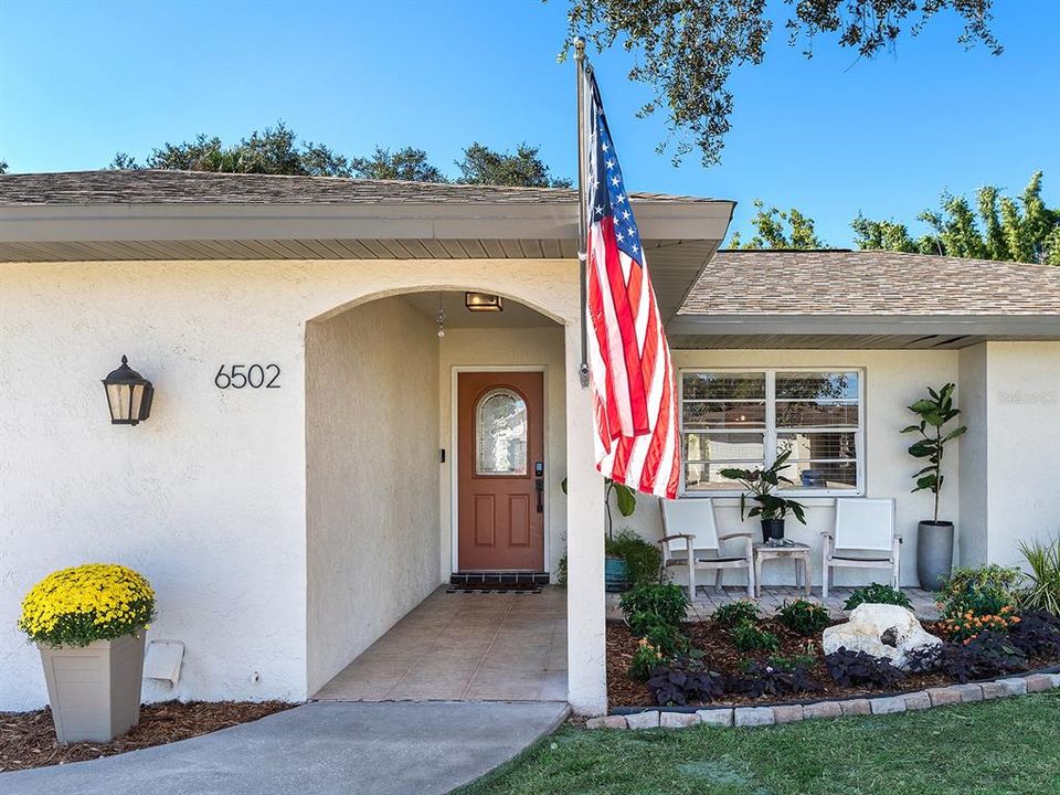 Под контрактом: $439,000 (3 спален, 2 ванн, 1516 Квадратных фут)