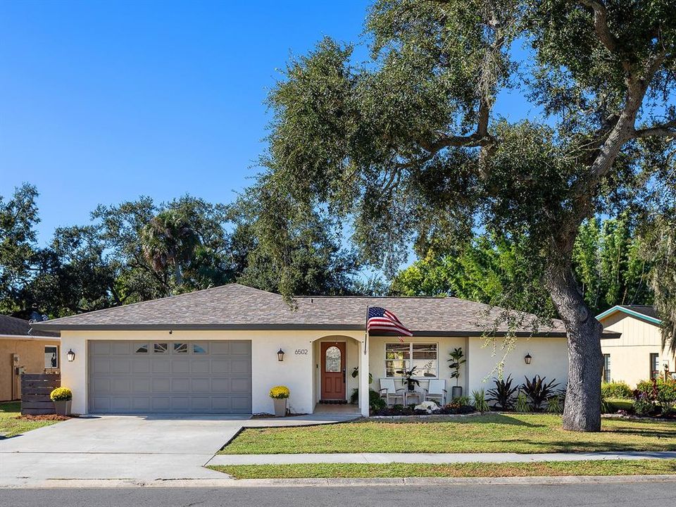 Под контрактом: $439,000 (3 спален, 2 ванн, 1516 Квадратных фут)