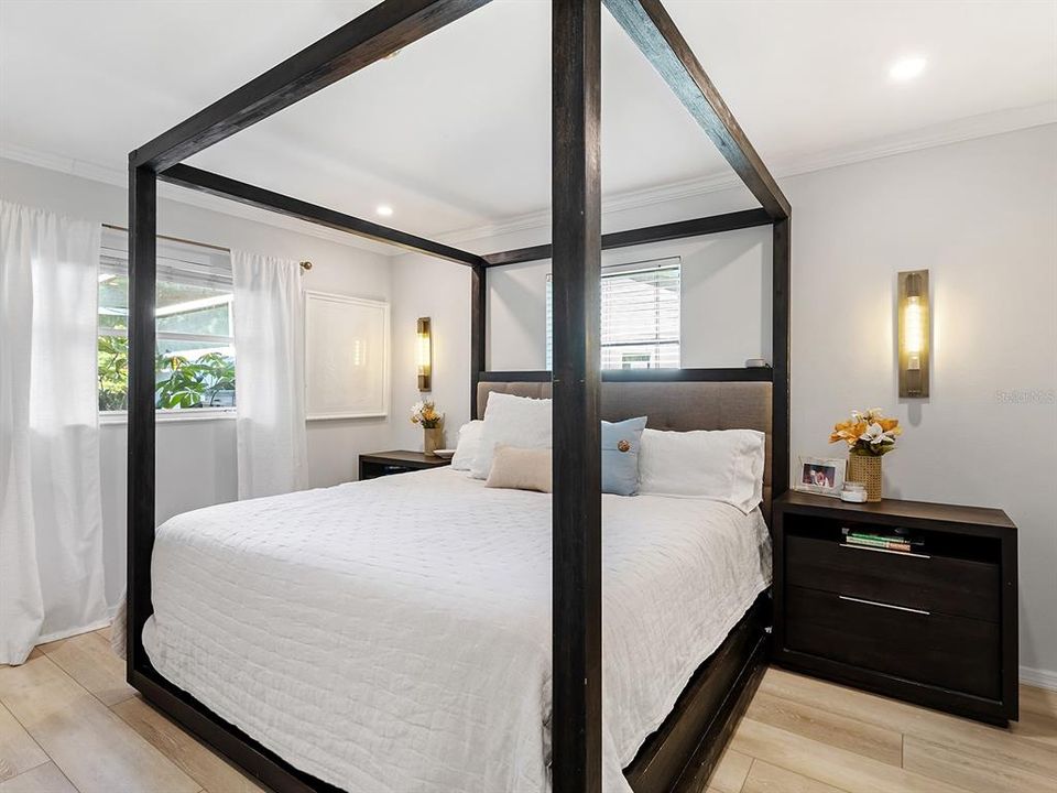 Под контрактом: $439,000 (3 спален, 2 ванн, 1516 Квадратных фут)