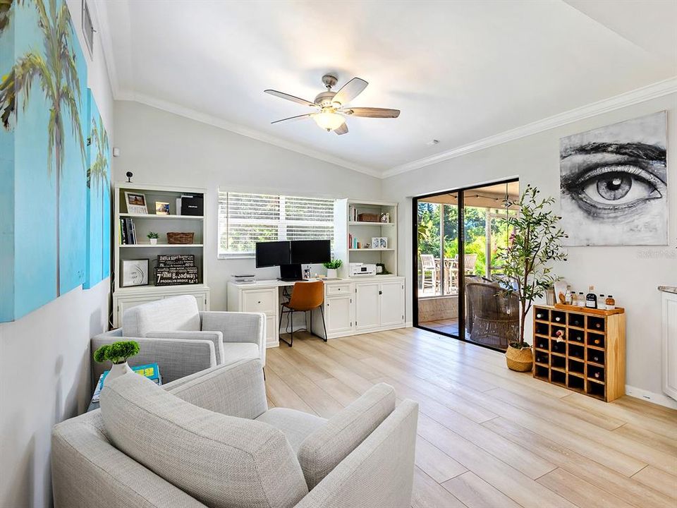 Под контрактом: $439,000 (3 спален, 2 ванн, 1516 Квадратных фут)